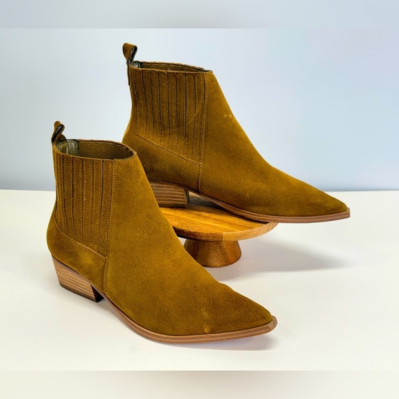 MARC FISHER Camel brown suede YARITA pointed toe ankle boots size 7.5 - Picture 1 of 9